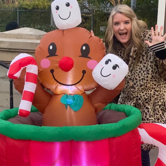 Meet your Posher, Beth - Picture 2 of 8